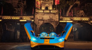 Siêu phẩm McLaren Elva trăm tỷ 'khoe dáng' trên đường phố Hà Nội